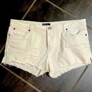 White denim shorts by STS blue